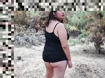 Bbw Flashing In The Woods