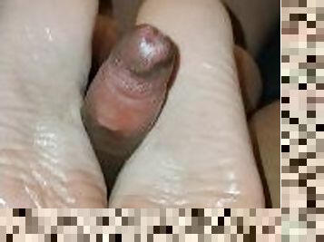 Sarahkitty gives her first footjob with cumshot cum eating finish