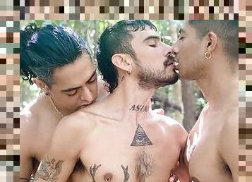 Wild Cancun 3 - Skinny-dipping In The Cenotes Leads To A Raw Threesome - Latin Leche