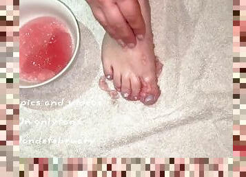foot fetish jelly video, anyone wanna help me clean up?