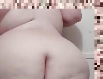 BBW Pawg shakes her huge ass