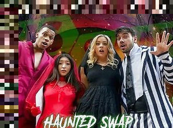 The Haunted House of Swap by SisSwap Featuring River Lynn & Amber Summer - TeamSheet Halloween