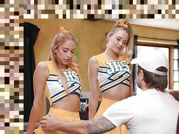 fitta-pussy, anal, avsugning, tonåring, trekant, blond, cheerleader, påklätt-sex, uniform, kuk