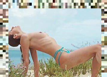Liana Ray hot model outdoor solo
