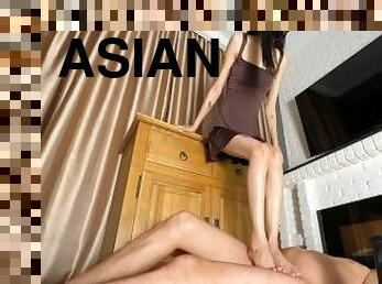 asiatiche, amatoriali, ragazze-giovani, giovanissime, piedi, giovani18, feticci, donne-dominanti, brunette, tatuaggi