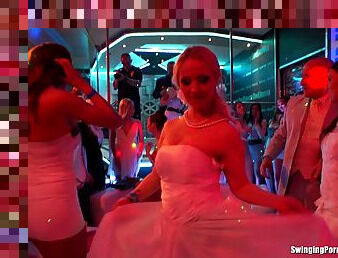 A bride sucks a guy's cock at her bachelorette party