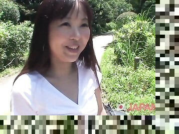 Japanese MILF Loves Being Naughty At The Park